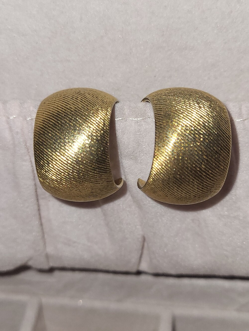 Vintage Ribbed Dome Post Back Huggie Hoop Earrings 80s Chunky Textured Statement